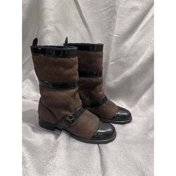 Chanel Coco Brown Matelasse Shearling Cap Toe Boots w Black Straps Silver Buckle - Picture 3 of 10